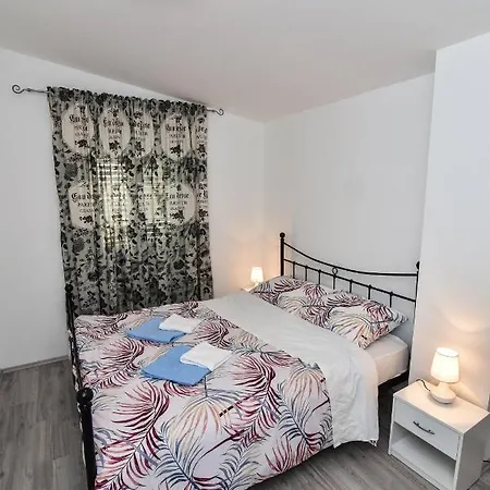 L&L Holiday Apartment Zadar Buitenkant foto